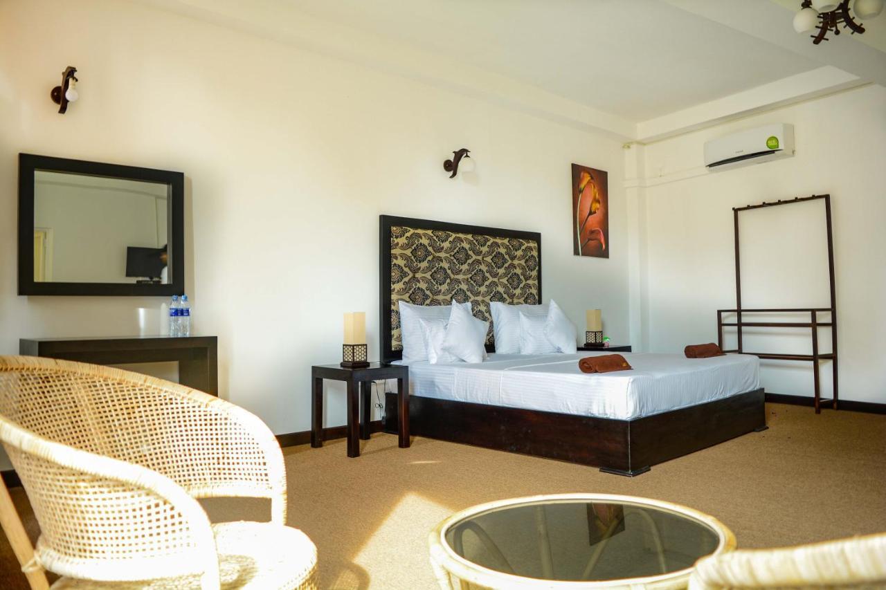L&D Stay Inn Hikkaduwa Buitenkant foto