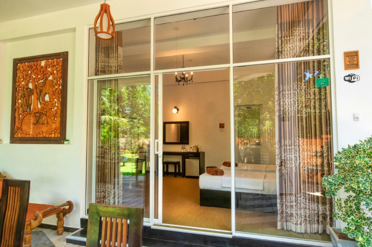 L&D Stay Inn Hikkaduwa Buitenkant foto
