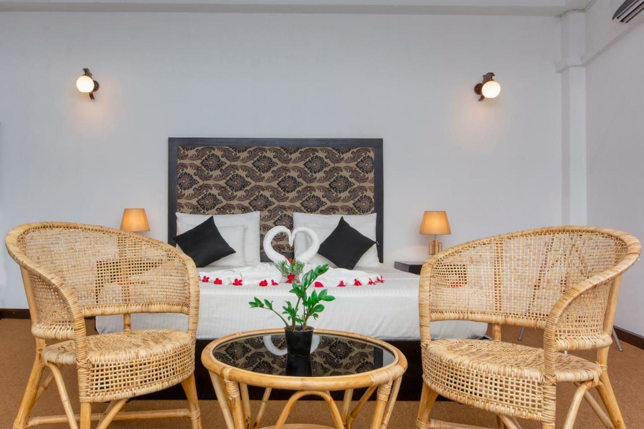 L&D Stay Inn Hikkaduwa Buitenkant foto