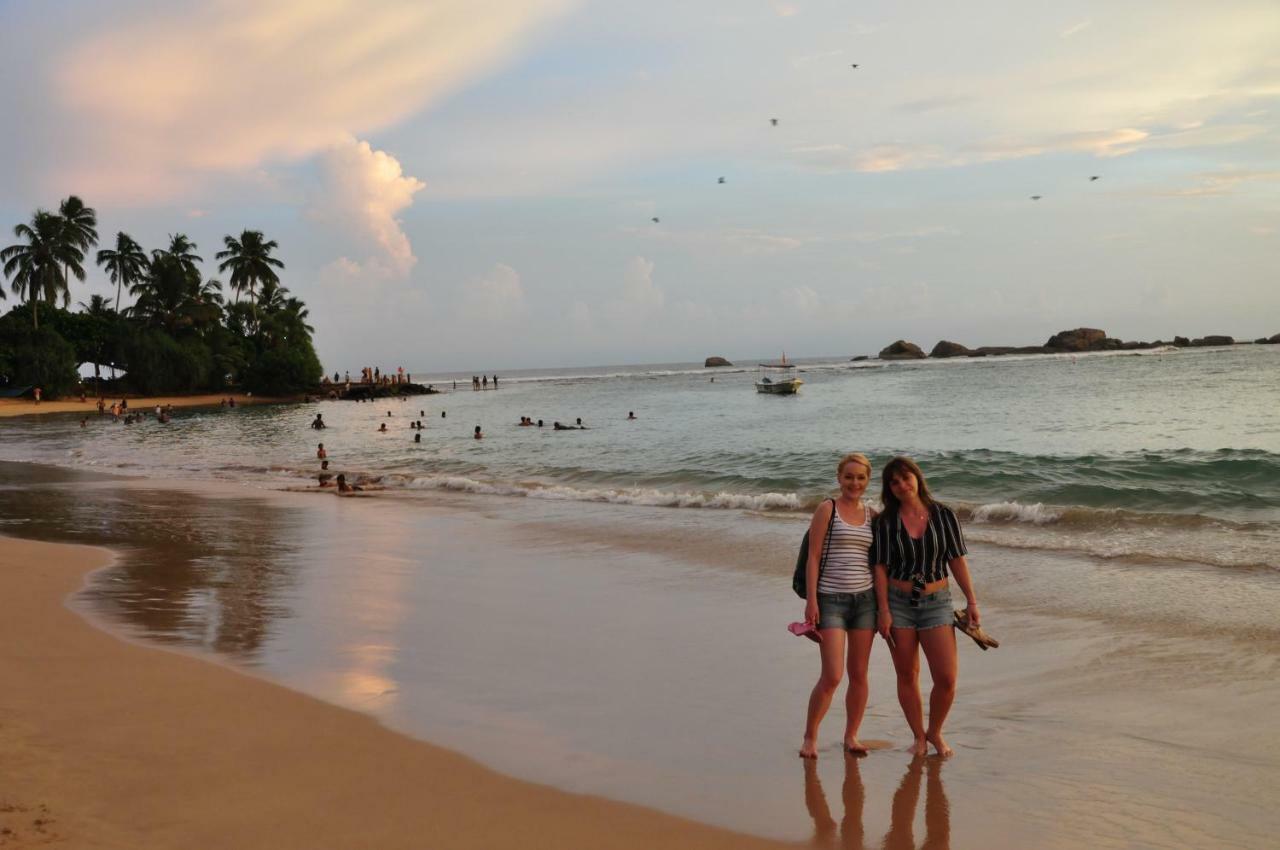 L&D Stay Inn Hikkaduwa Buitenkant foto